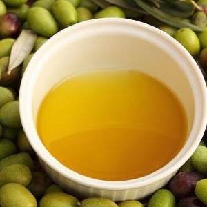山茶油那里有人收購？山茶油收購商聯(lián)系電話怎么找
