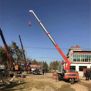 國(guó)內(nèi)農(nóng)用隨車吊生產(chǎn)廠家選購(gòu)攻略